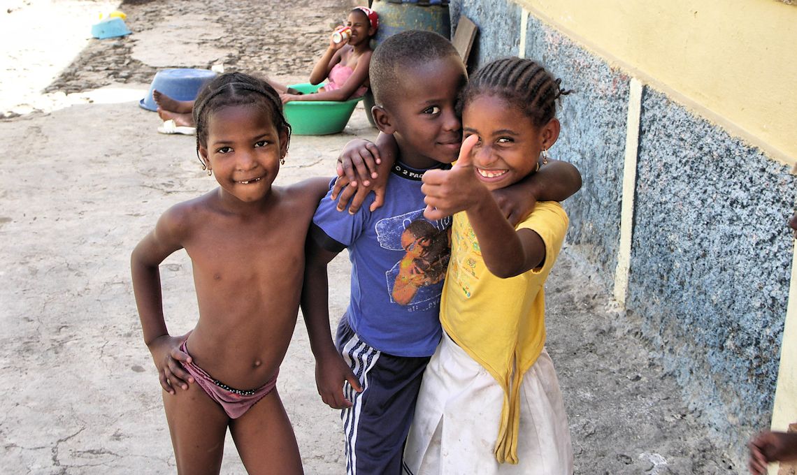 Ribeira da Barca - enfants du village